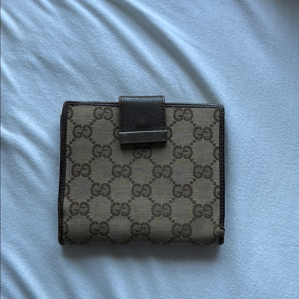 gucci monogram wallet